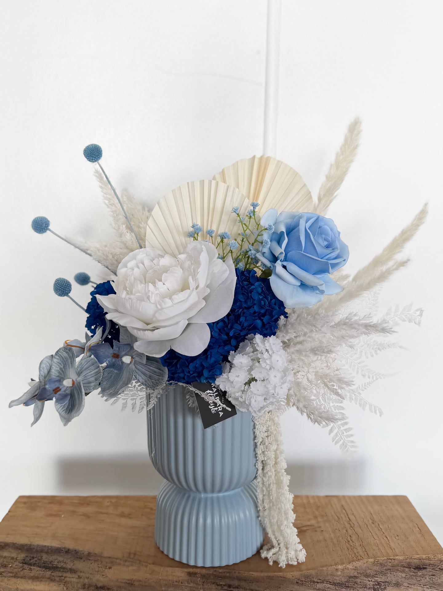 Dried arrangement blue