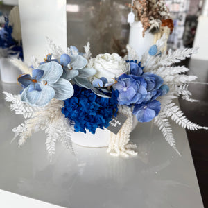 Dried arrangement blue