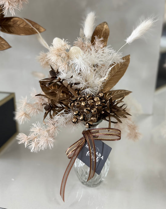 Dried arrangement white & gold