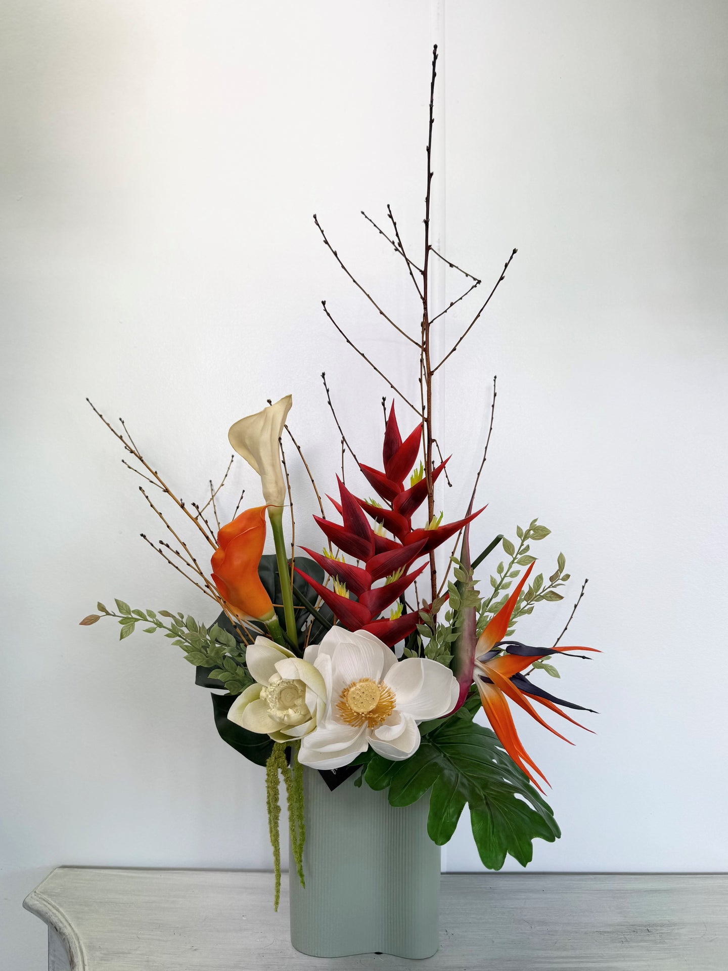 Grand faux tropical arrangement