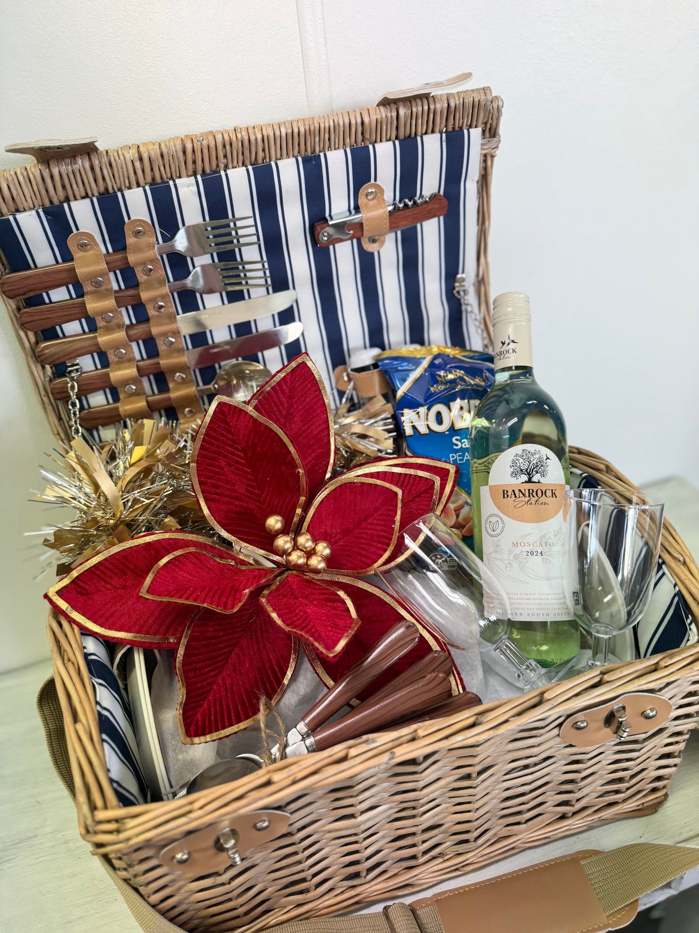 4 Person Luxury Picnic Hamper